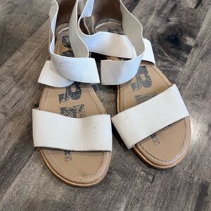 Sorel Ella Flat Sandal Shoes Cross Ankle Strap Off White Cream Women’s 9.5